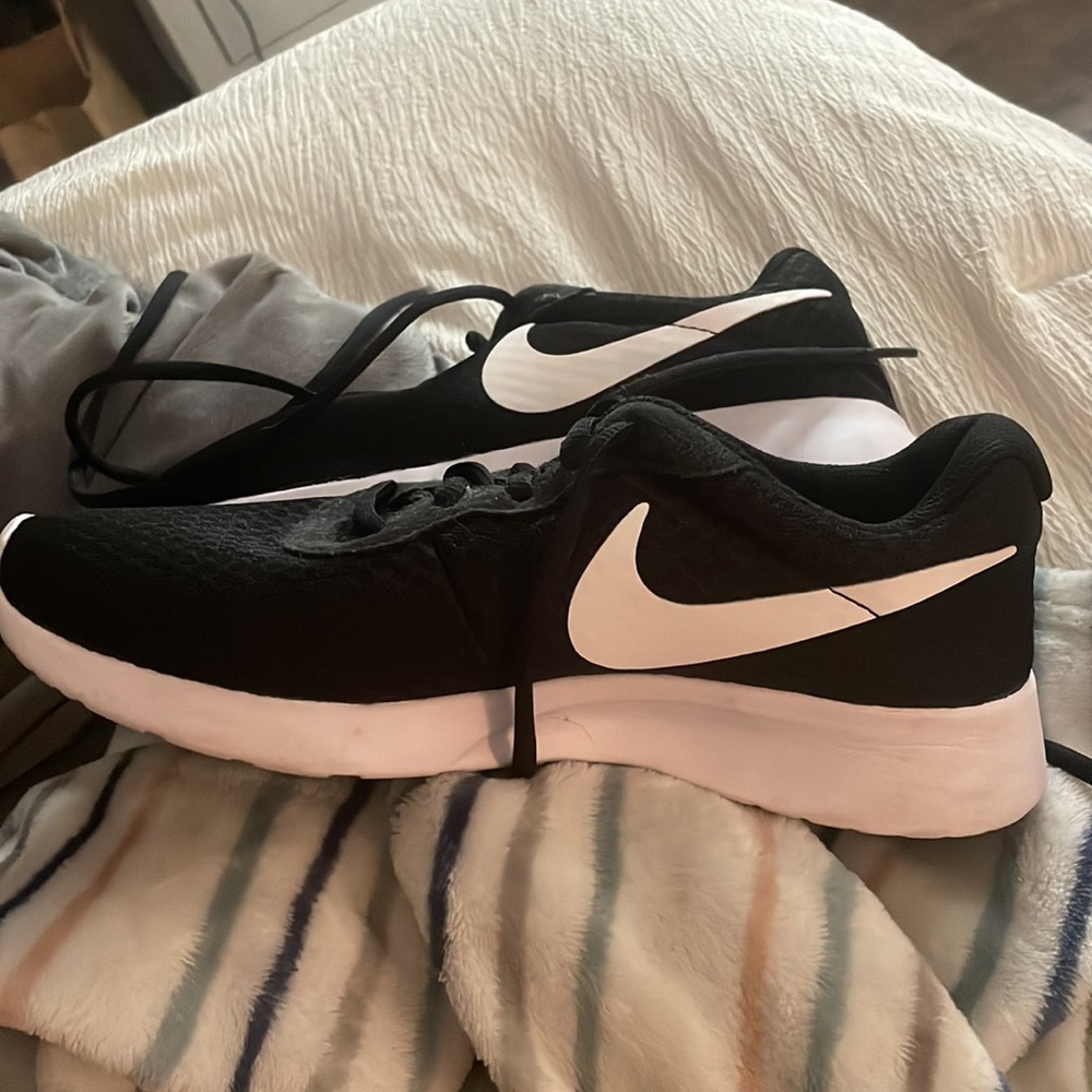 Nice Pair Barely Worn Nike Running, Daily Or Gym … - image 3